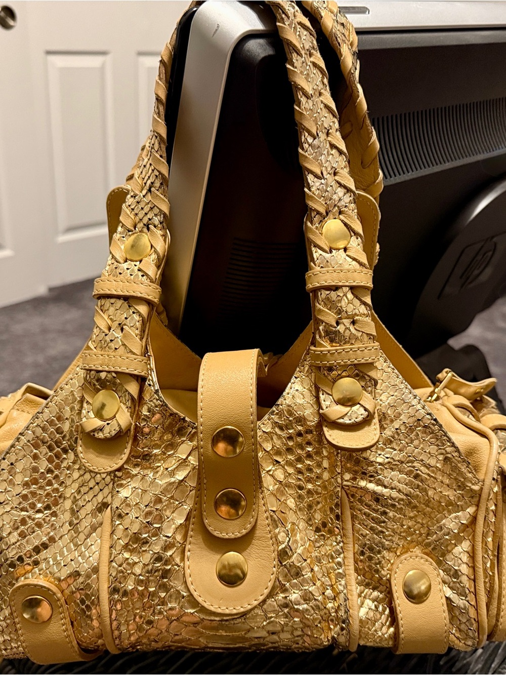 Chloe’ Gold Python Silverado Handbag Exquisite Vintage As New with Dust Bag - Picture 2 of 16